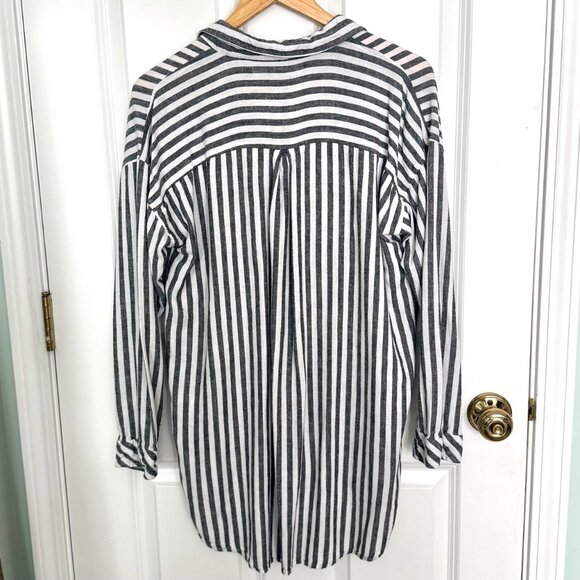 Thread and Supply Black White Grey Striped Button Up Shirt Size Medium Dry Goods - Picture 4 of 5